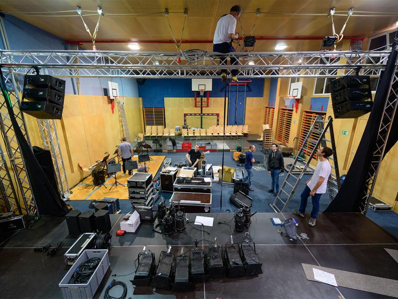 Der Turnsaal wird zum Theater